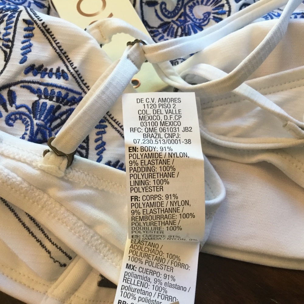 *NWT* Roxy Sandy Tile Ruffle Bandeau Bikini Top - Picture 8 of 8